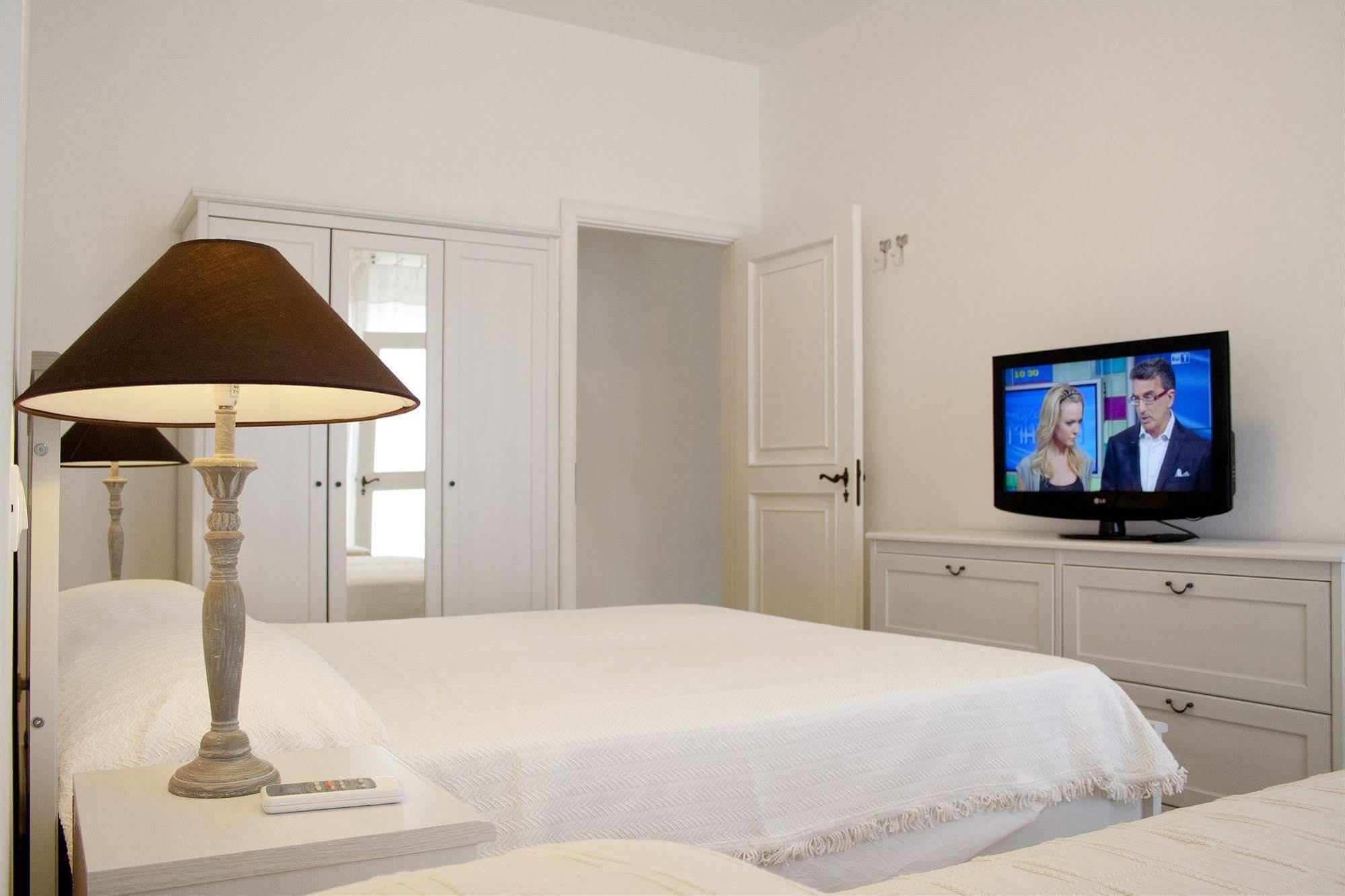Artemide 4*